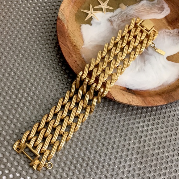 🖤Vtg MONET wide links chain bracelet